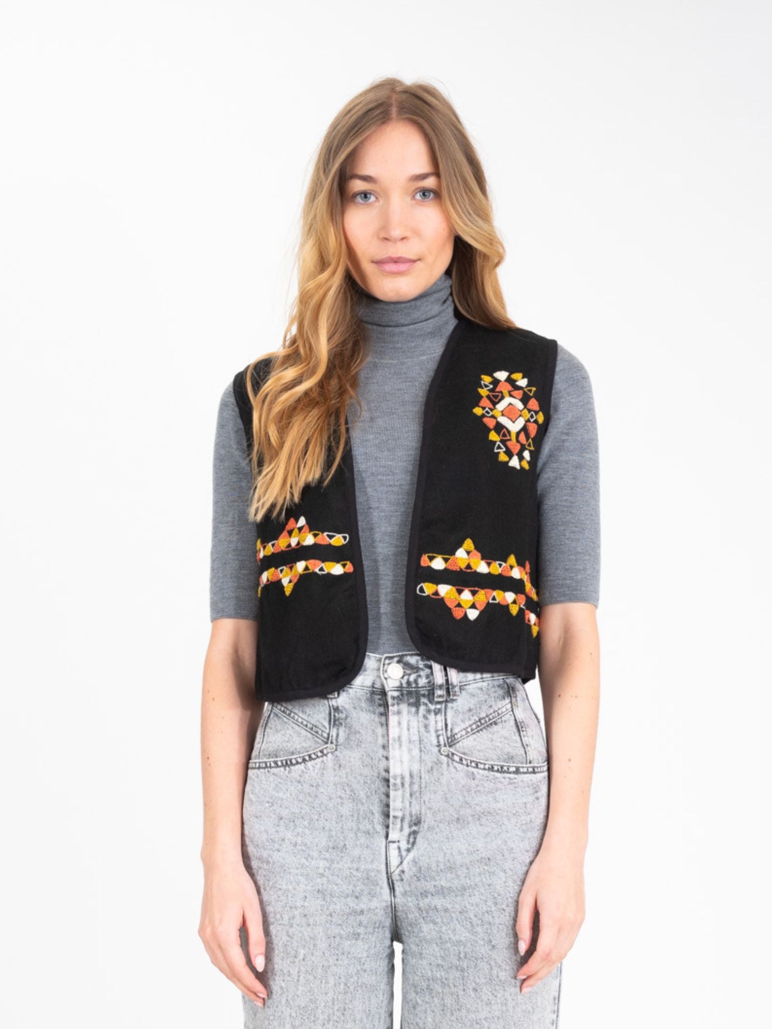 Boléro en laine noire brodé PLAYFUL