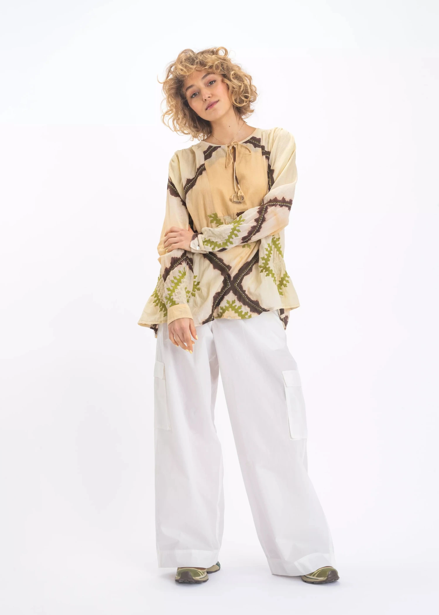 tie and dye v de vinster blouse moutarde brodé