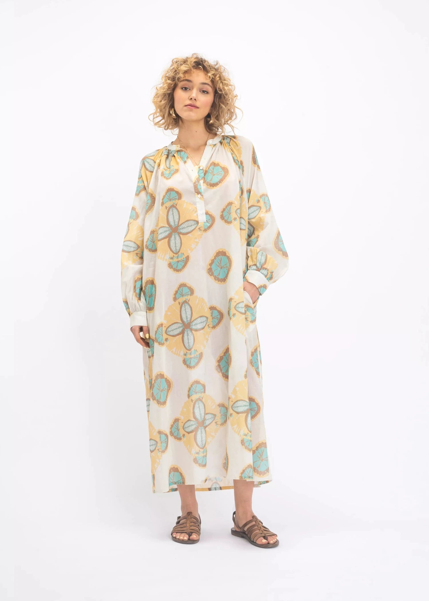 v de vanter robe jaune Vishnu