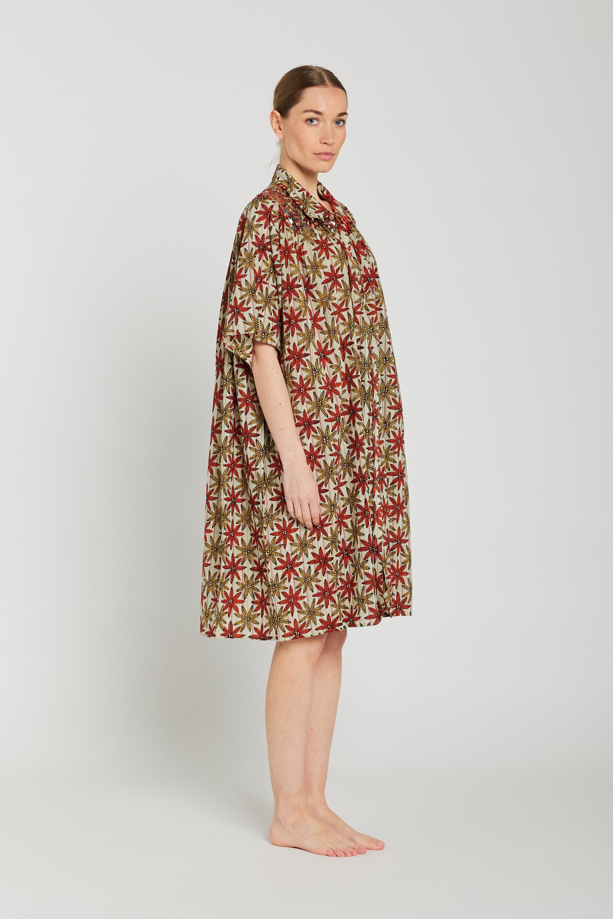 Robe courte fleurie à pampilles brique BHUMI