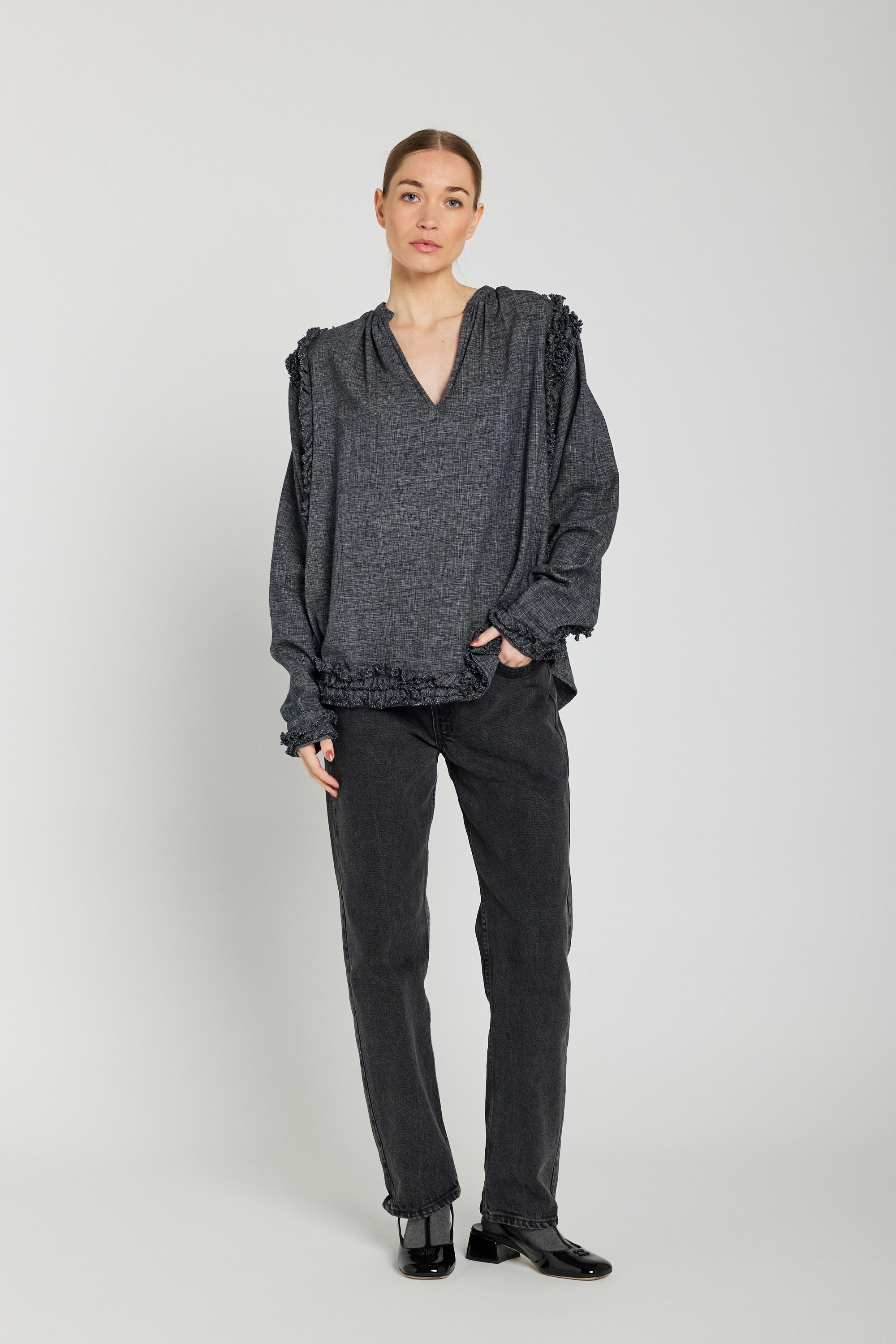 volants v de vinster blouse grise