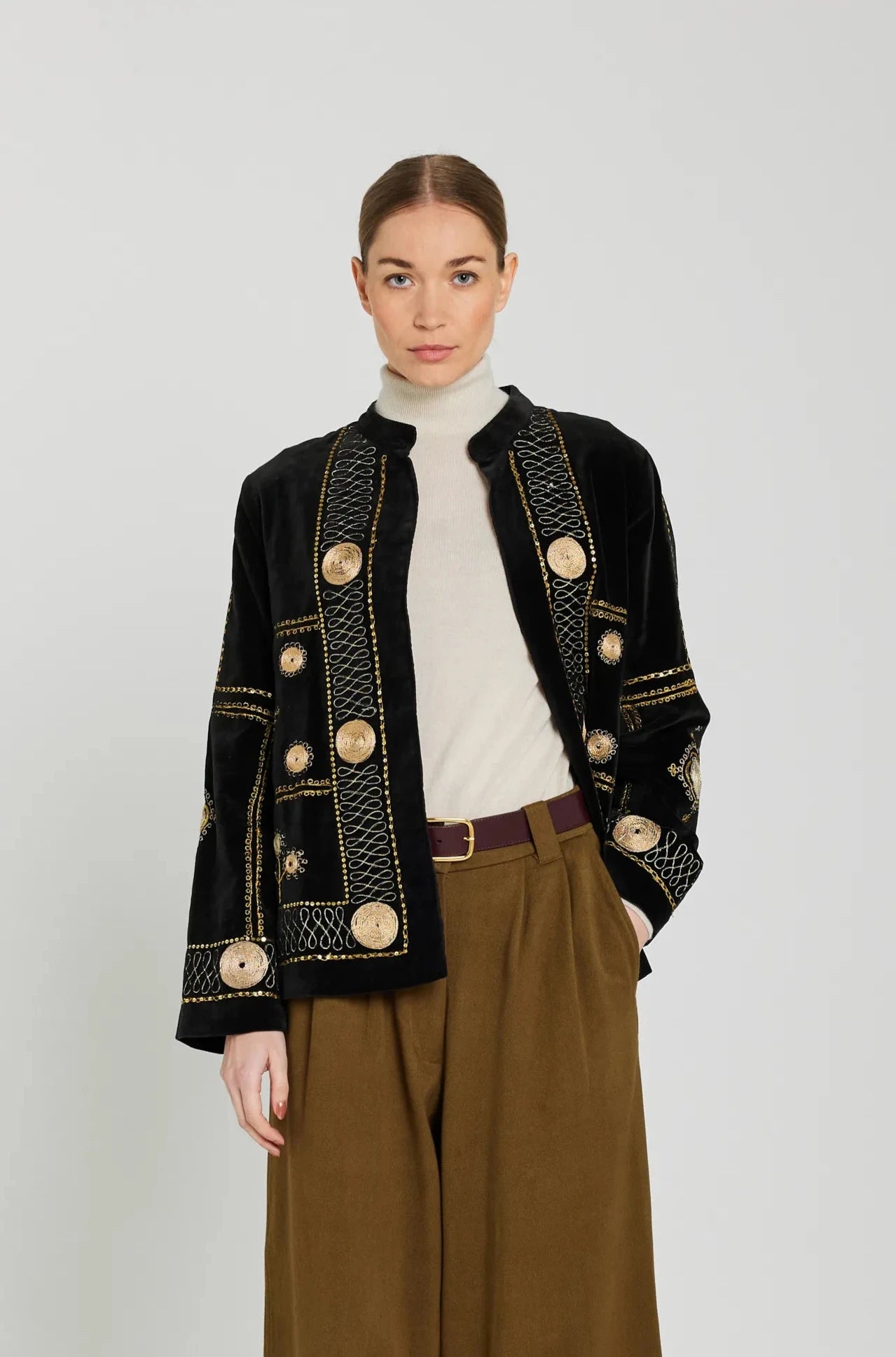 noire veste brodée v de vinster