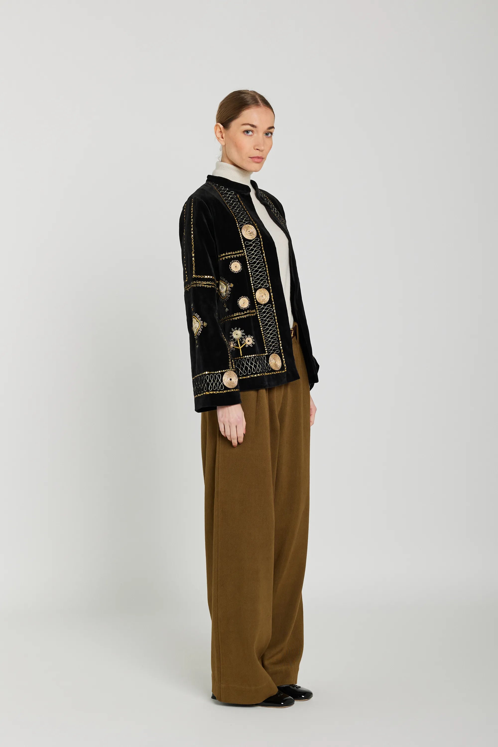 brodée v de vinster noire veste