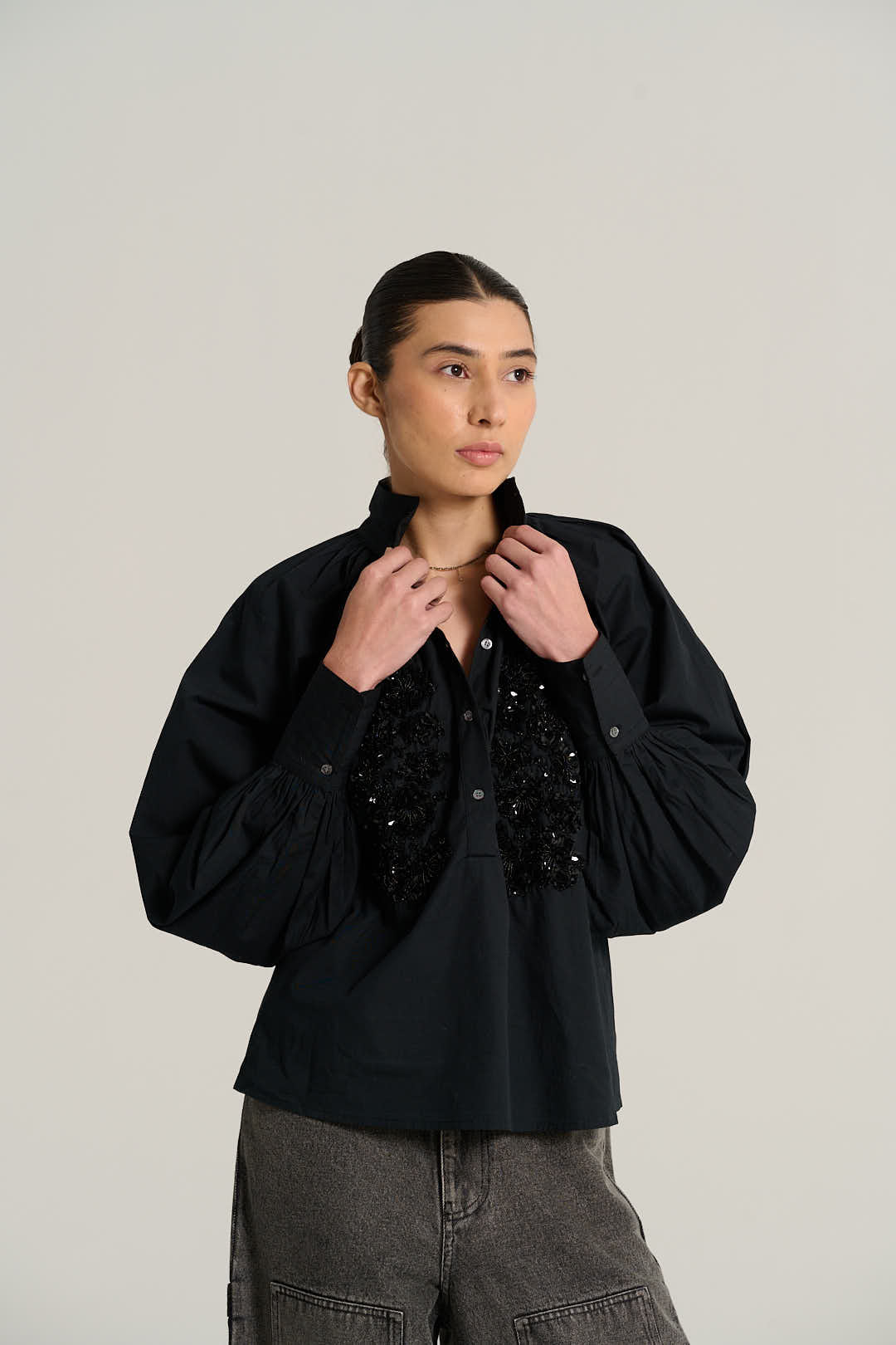 Blouse brodée noire EMILE