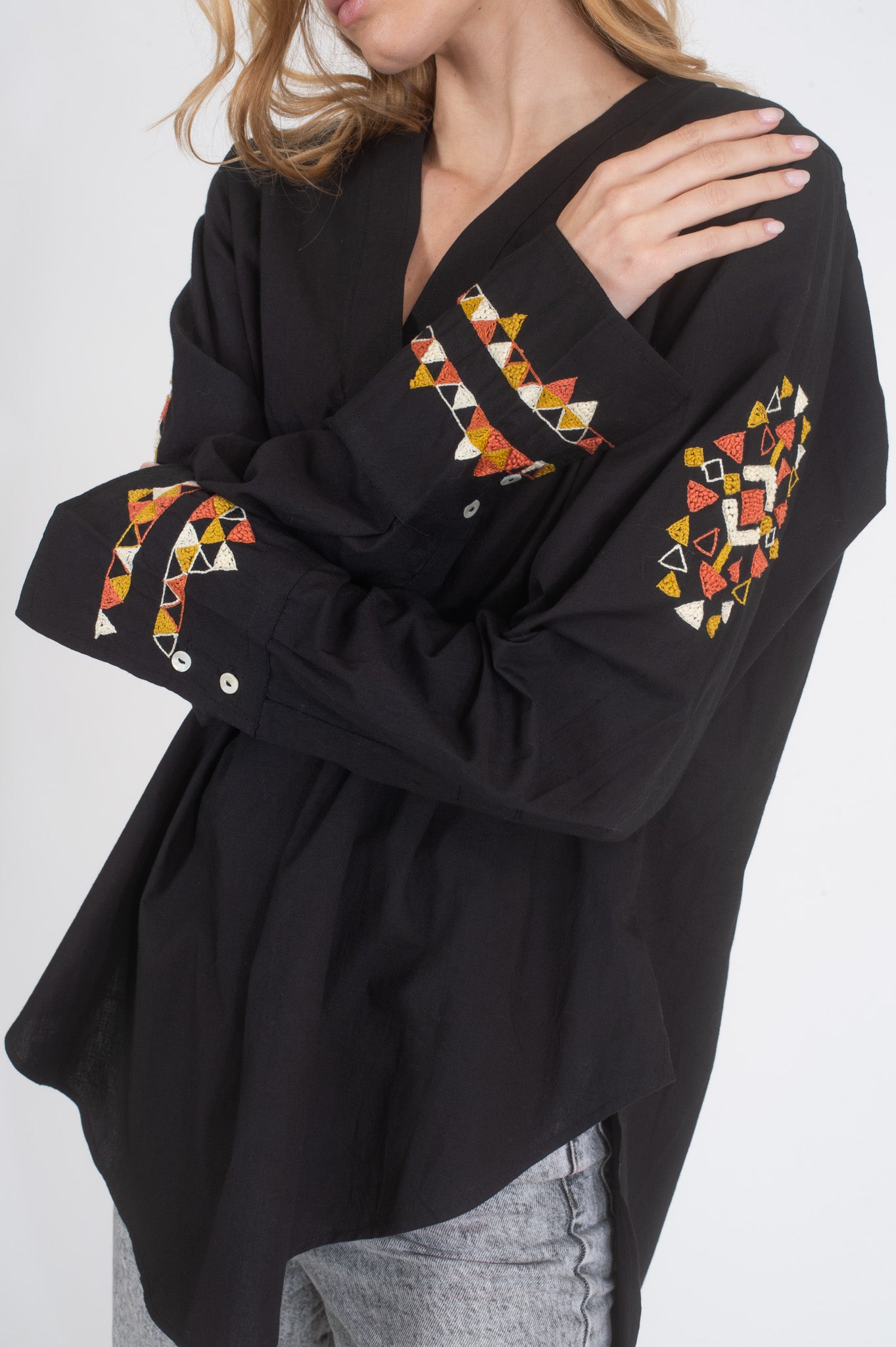 Blouse noire brodée PLAYFUL