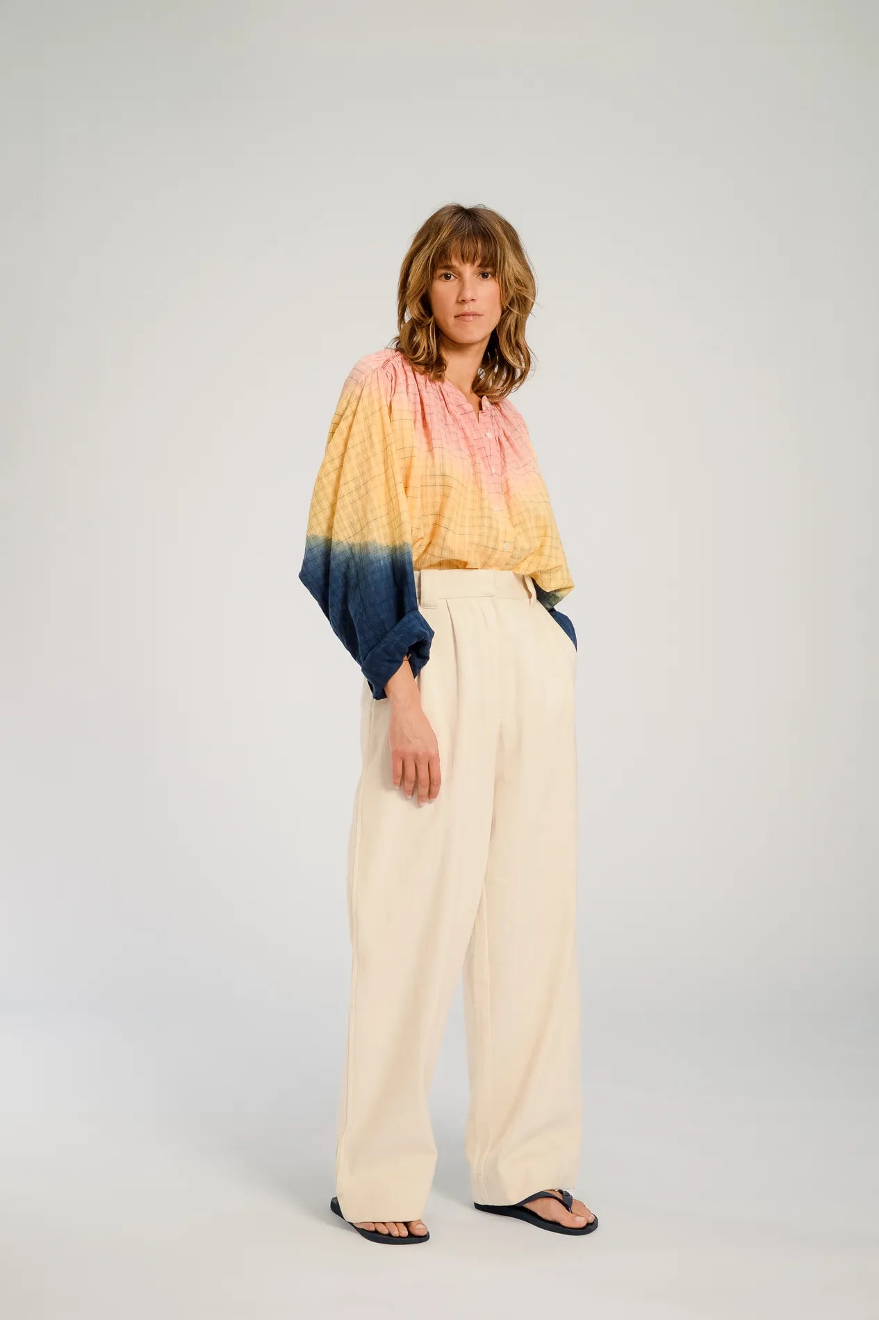 HIMI BLOUSE V DE VINSTER BLUE YELLOW TIE AND DYE