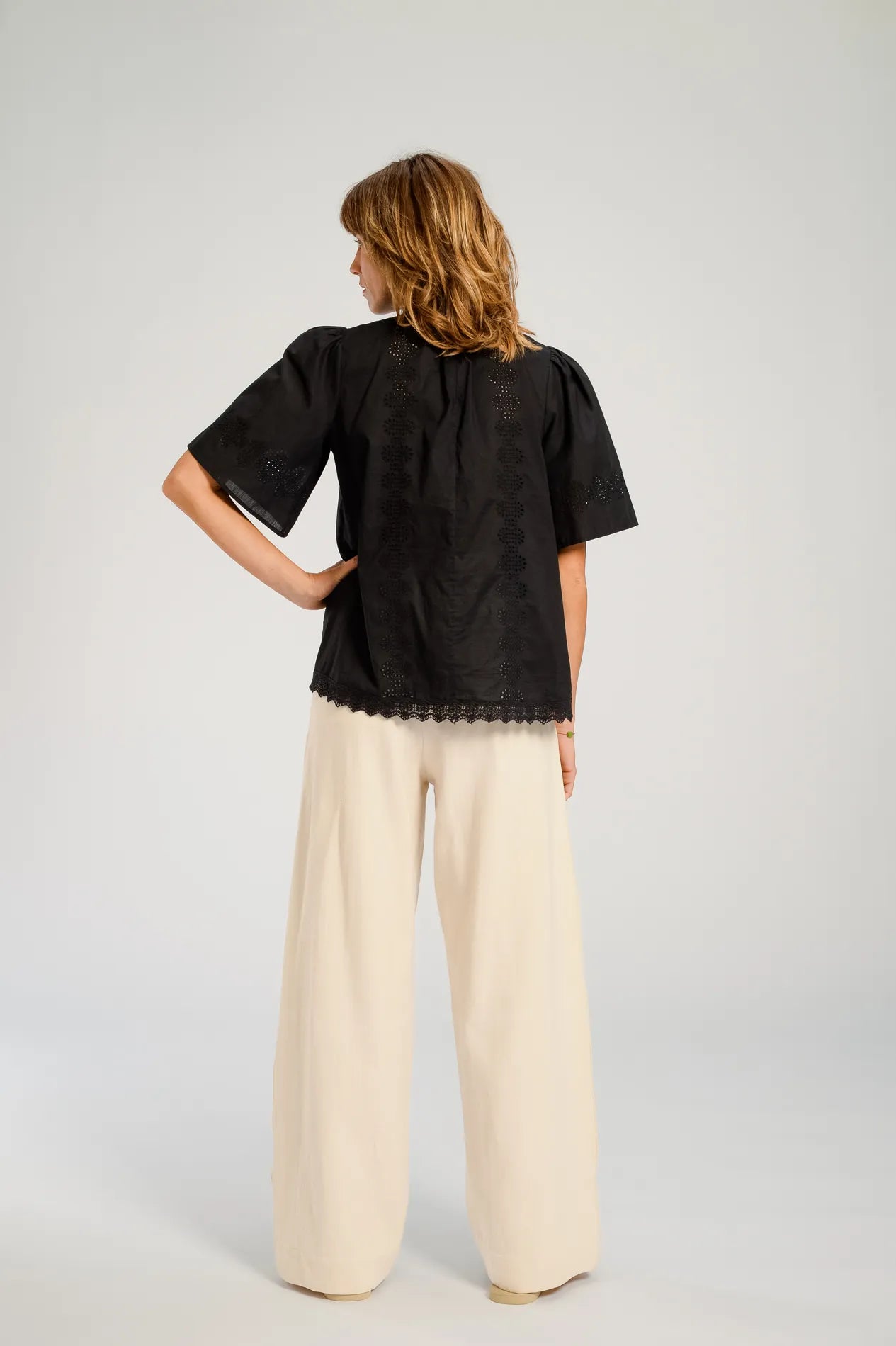 V DE VINSTER DENTELLE BLACK TOP MERU
