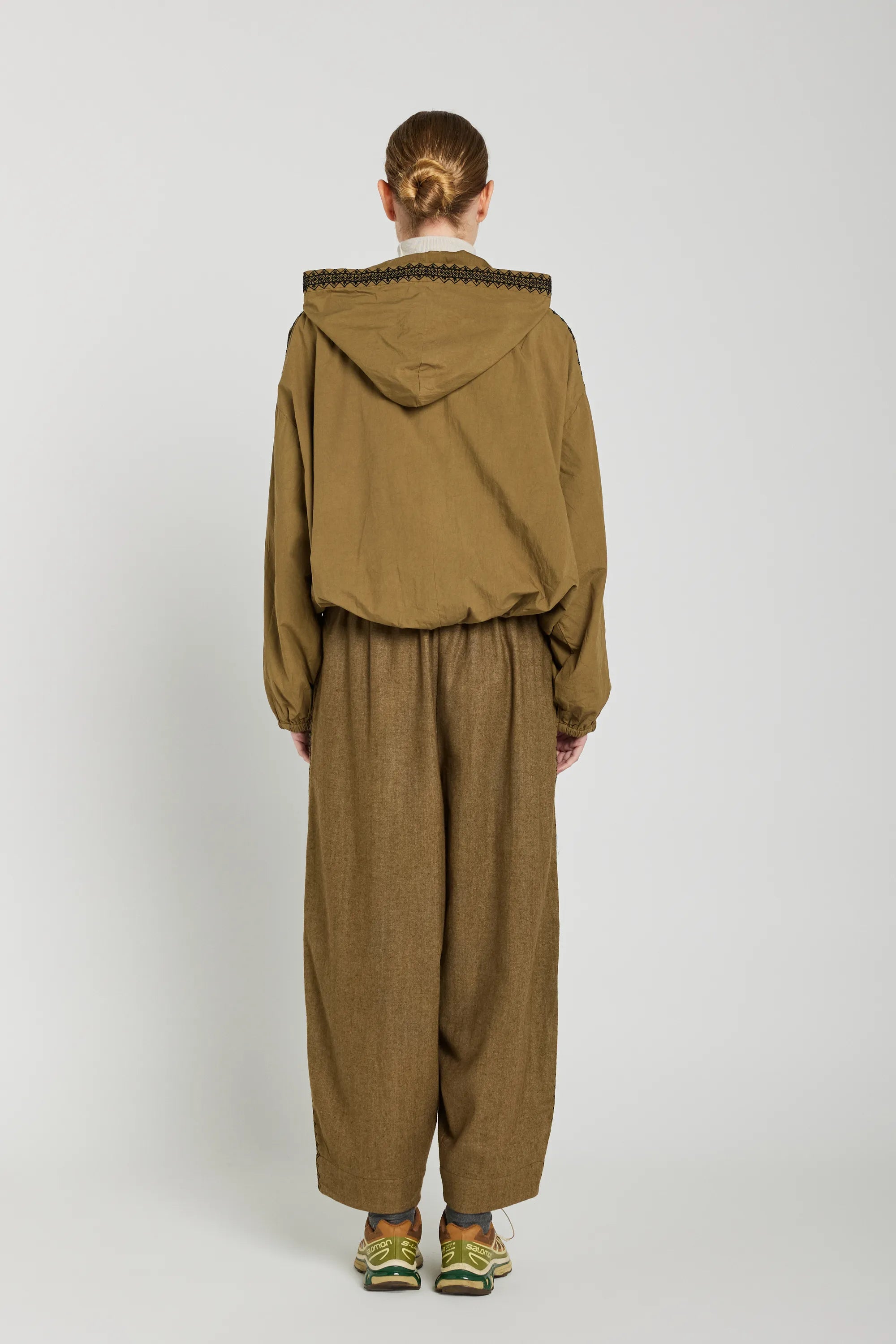 kaki brodé v de vinster hoodie