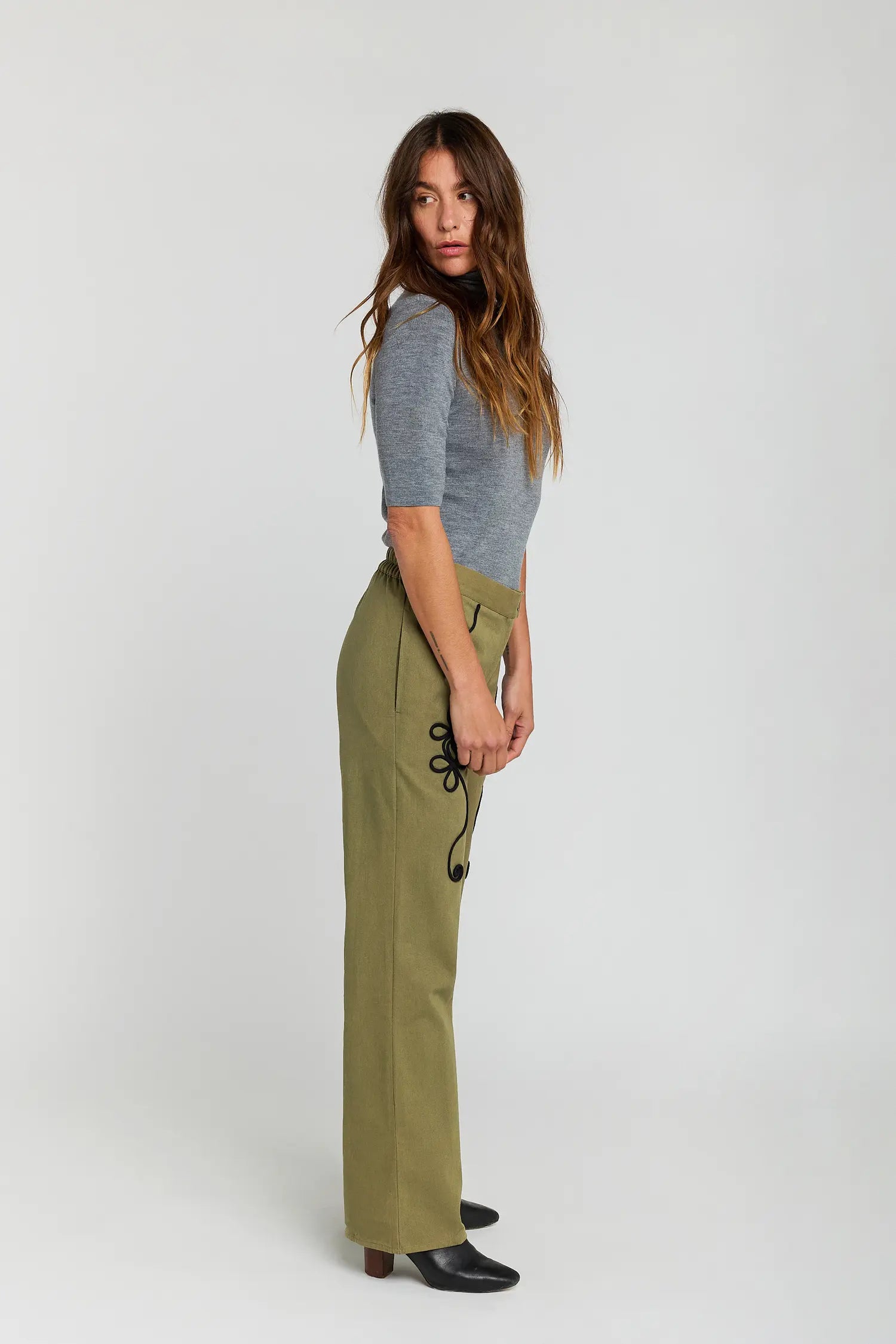 Pantalon brodé kaki EGO