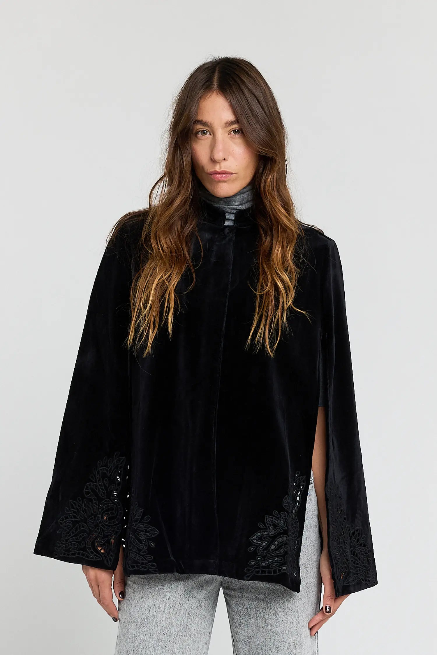 Cape en velours et dentelle noir LOVE