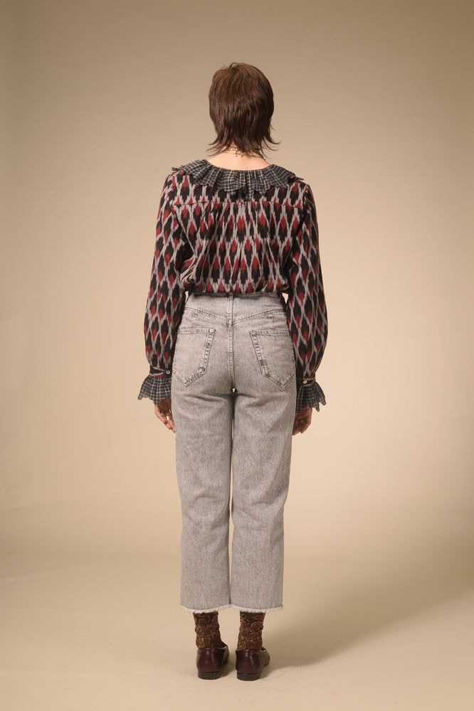 Blouse imprimée noire volant Namaste