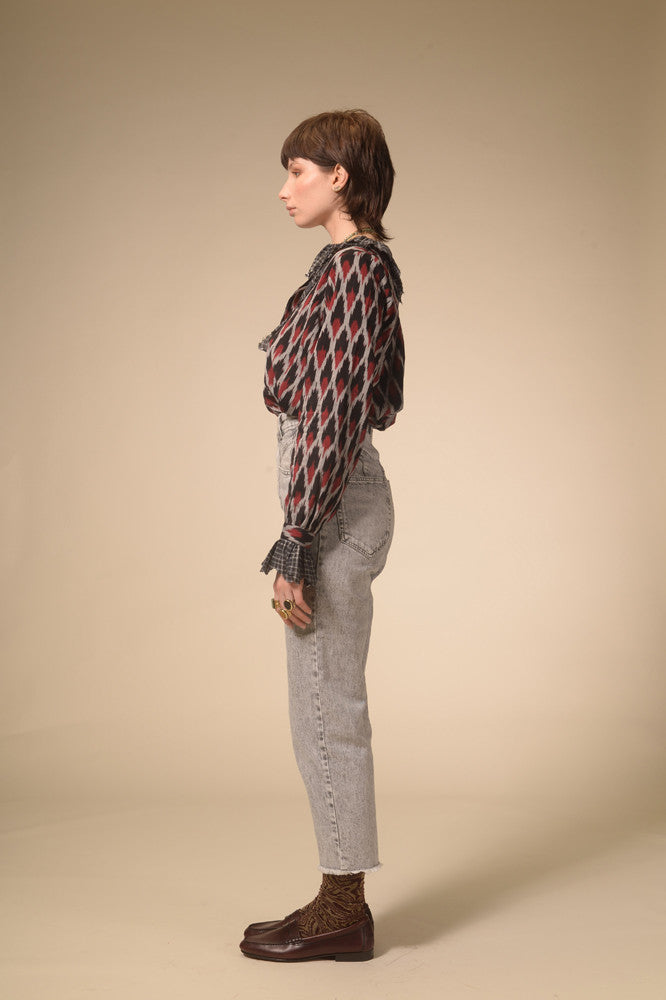 Blouse imprimée noire volant Namaste