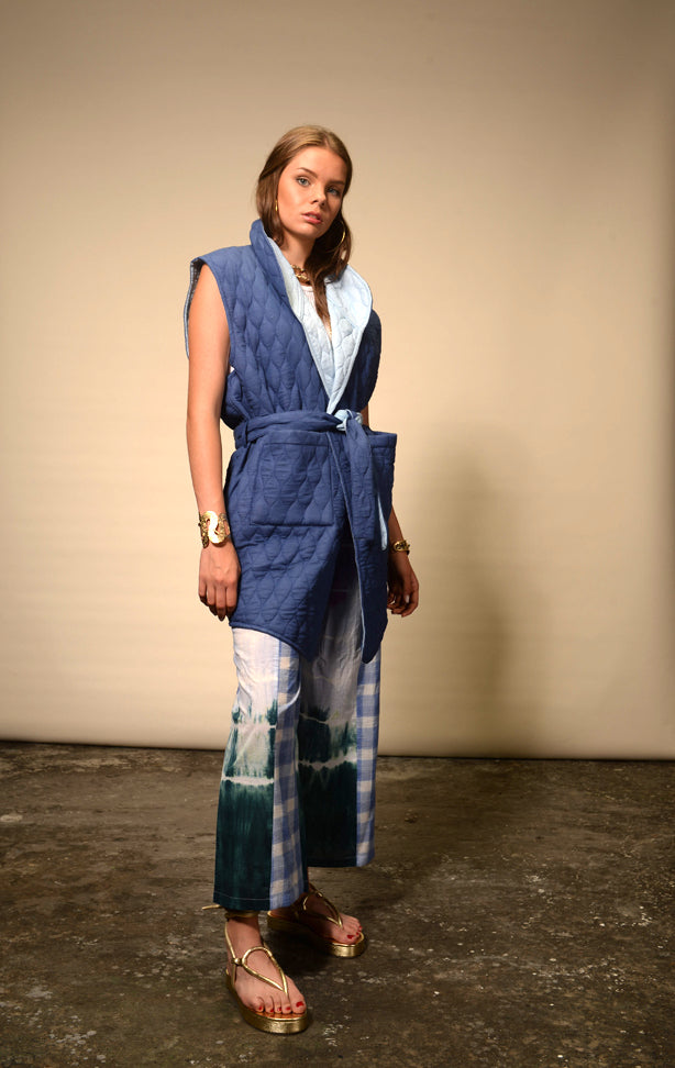 Kimono sans manches matelassé bleu Nilai