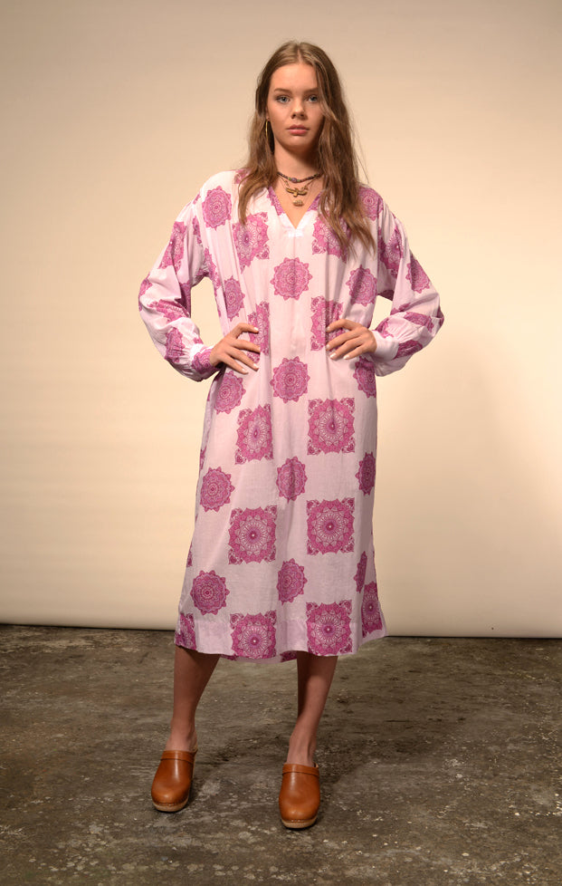 Robe rose mandala Kali