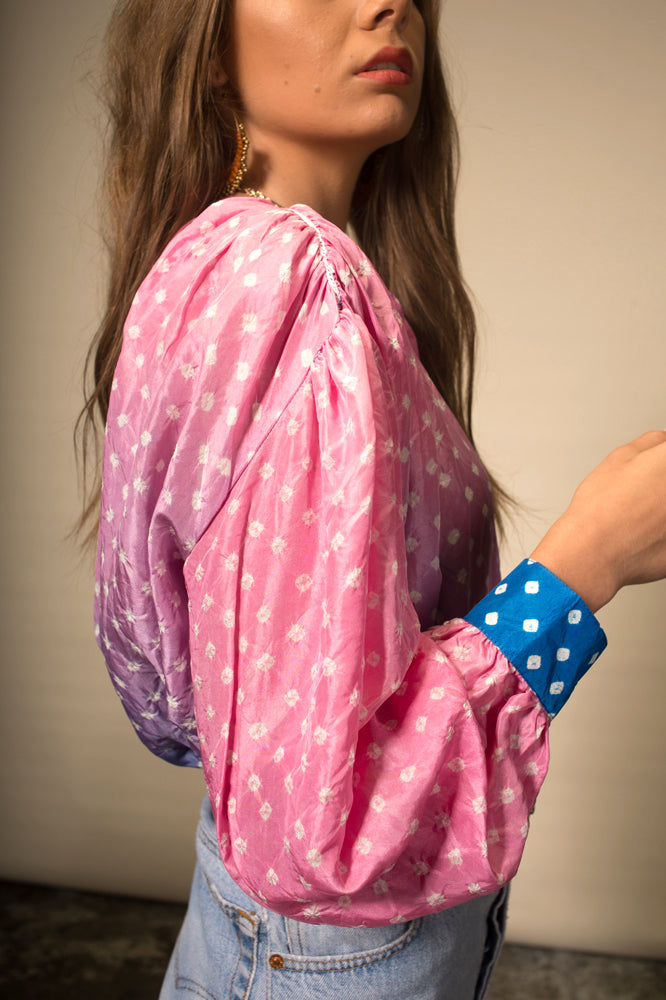 Blouse en soie Tie and Dye rose Bandhani