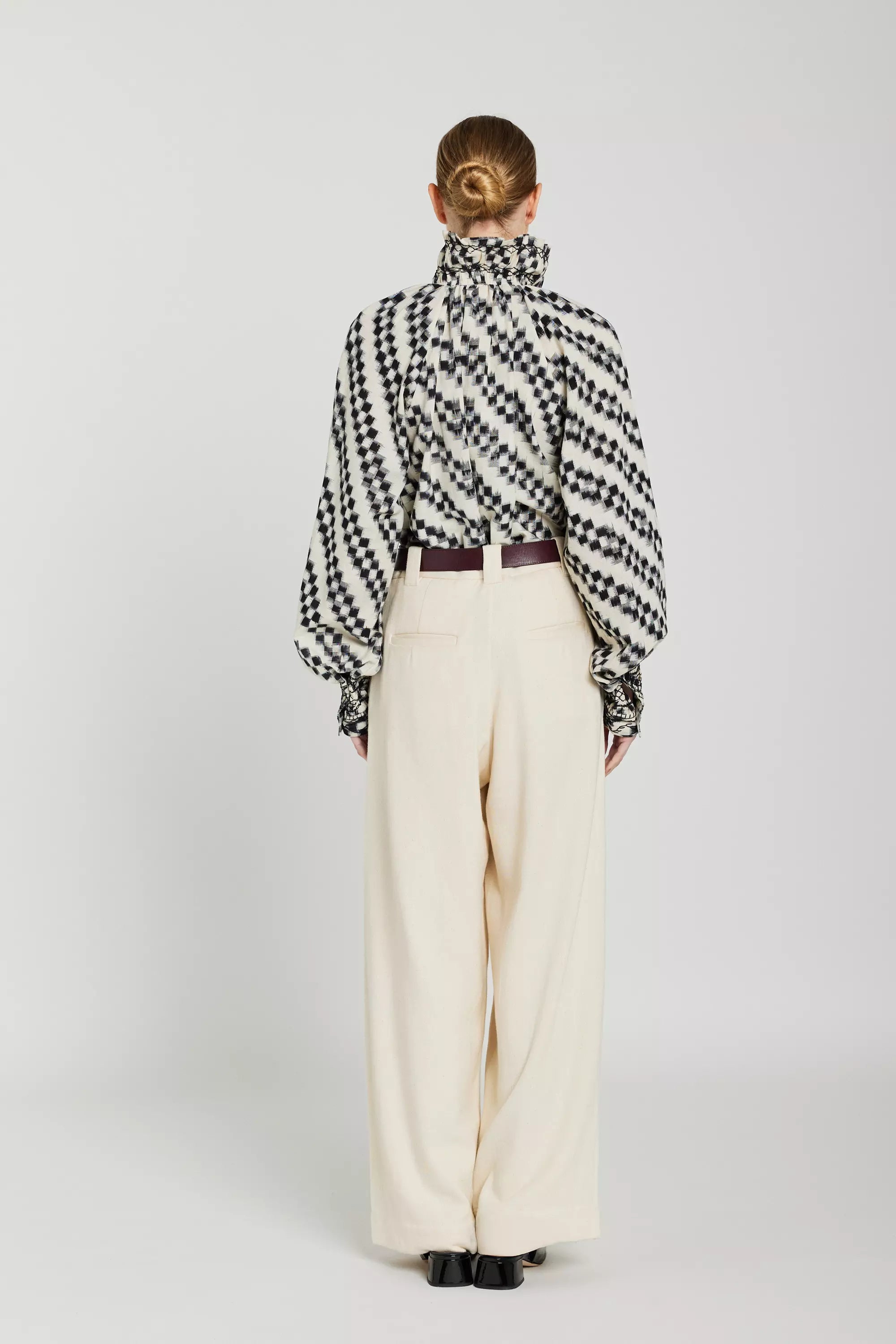 ikat noir et blanc blouse  v de vinster