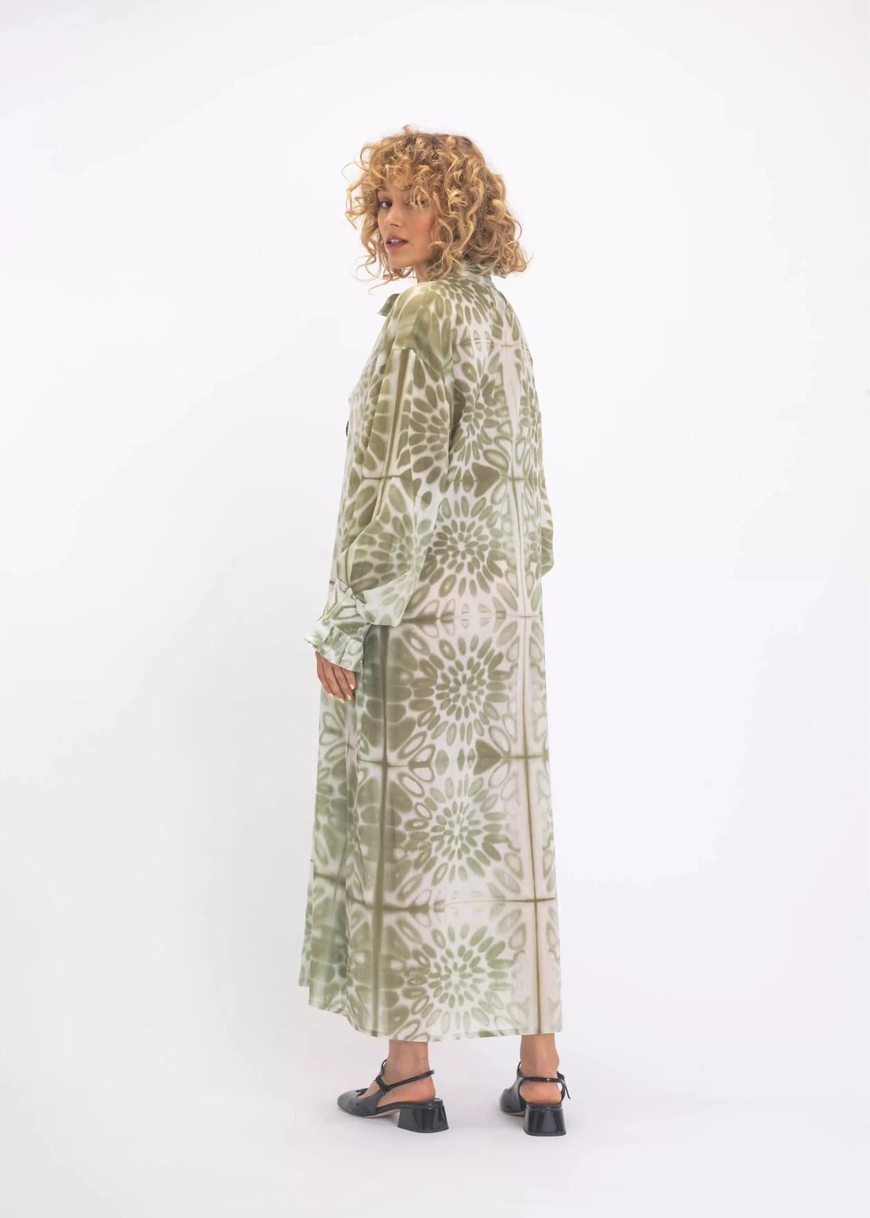 tie and dye v de ivnster kaki robe