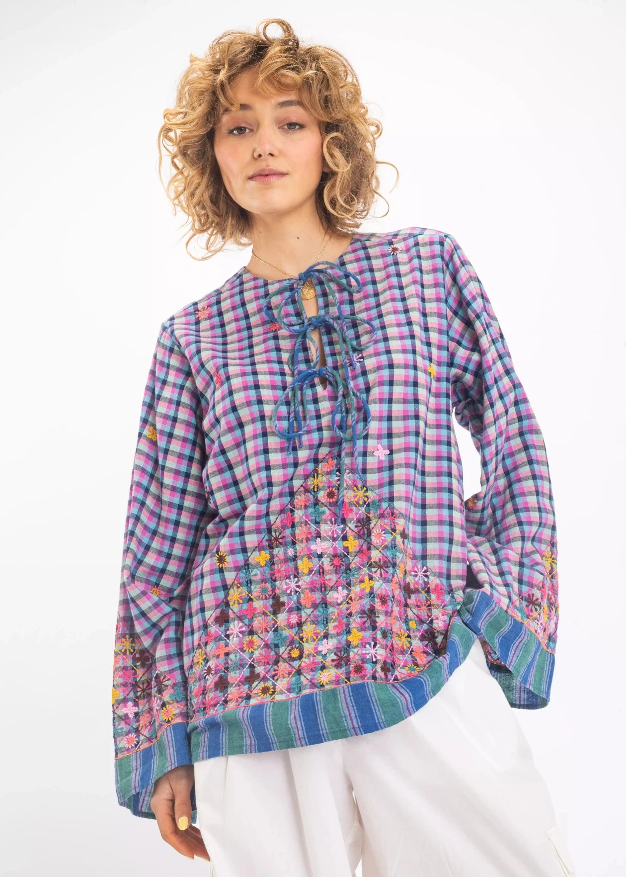 v de vinster blouse brodée bleue