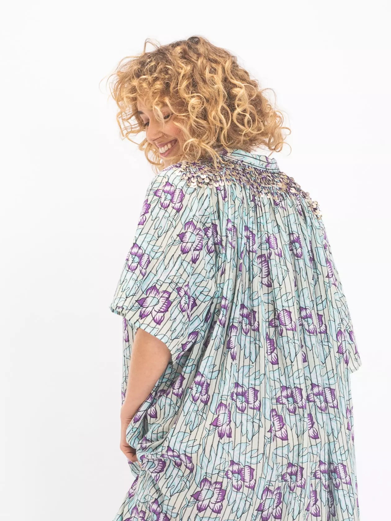 V DE IVNSTER BHUMI ROBE LONGUE