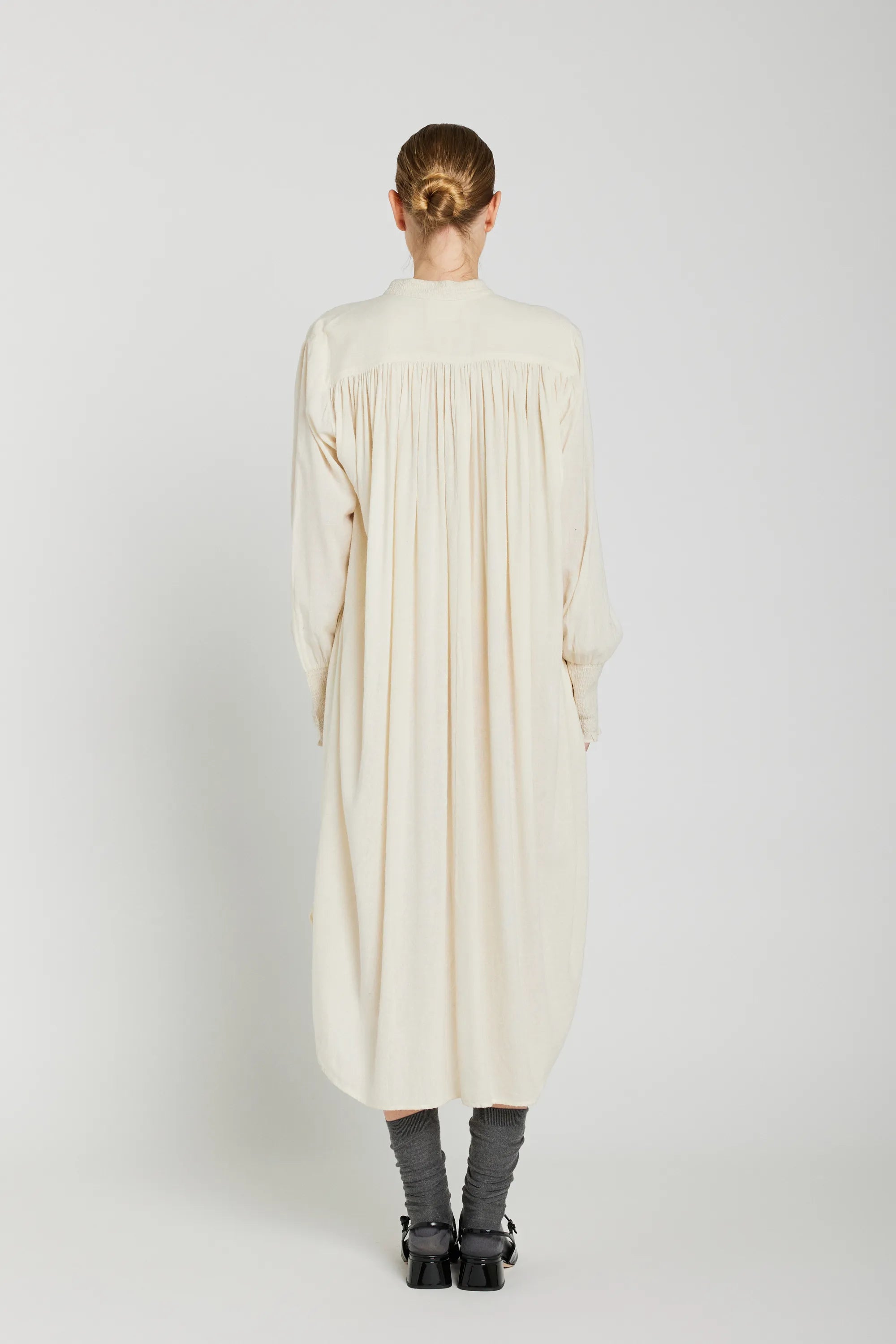 robe blanche v de vinster césar