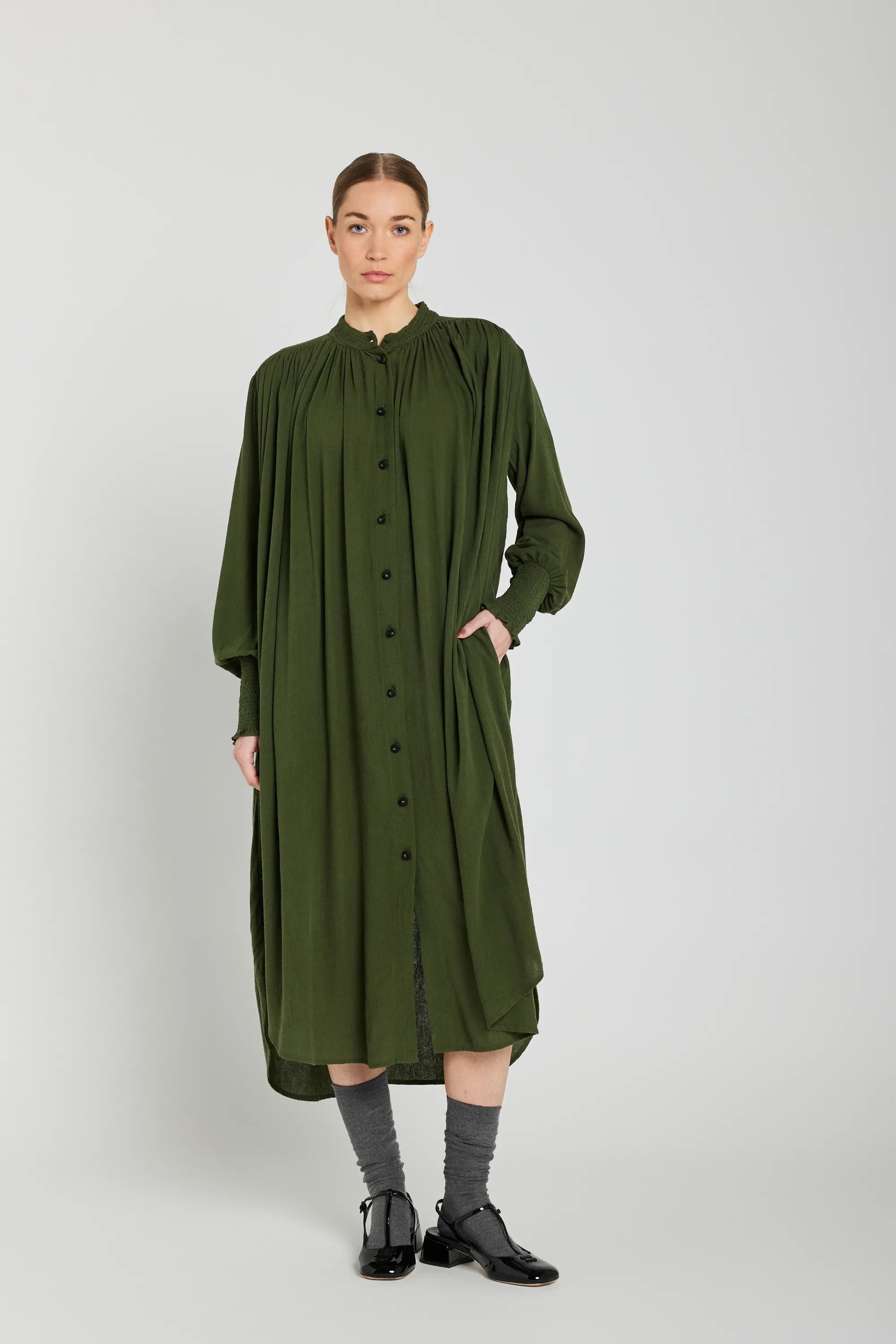  verte v de vinster olive robe
