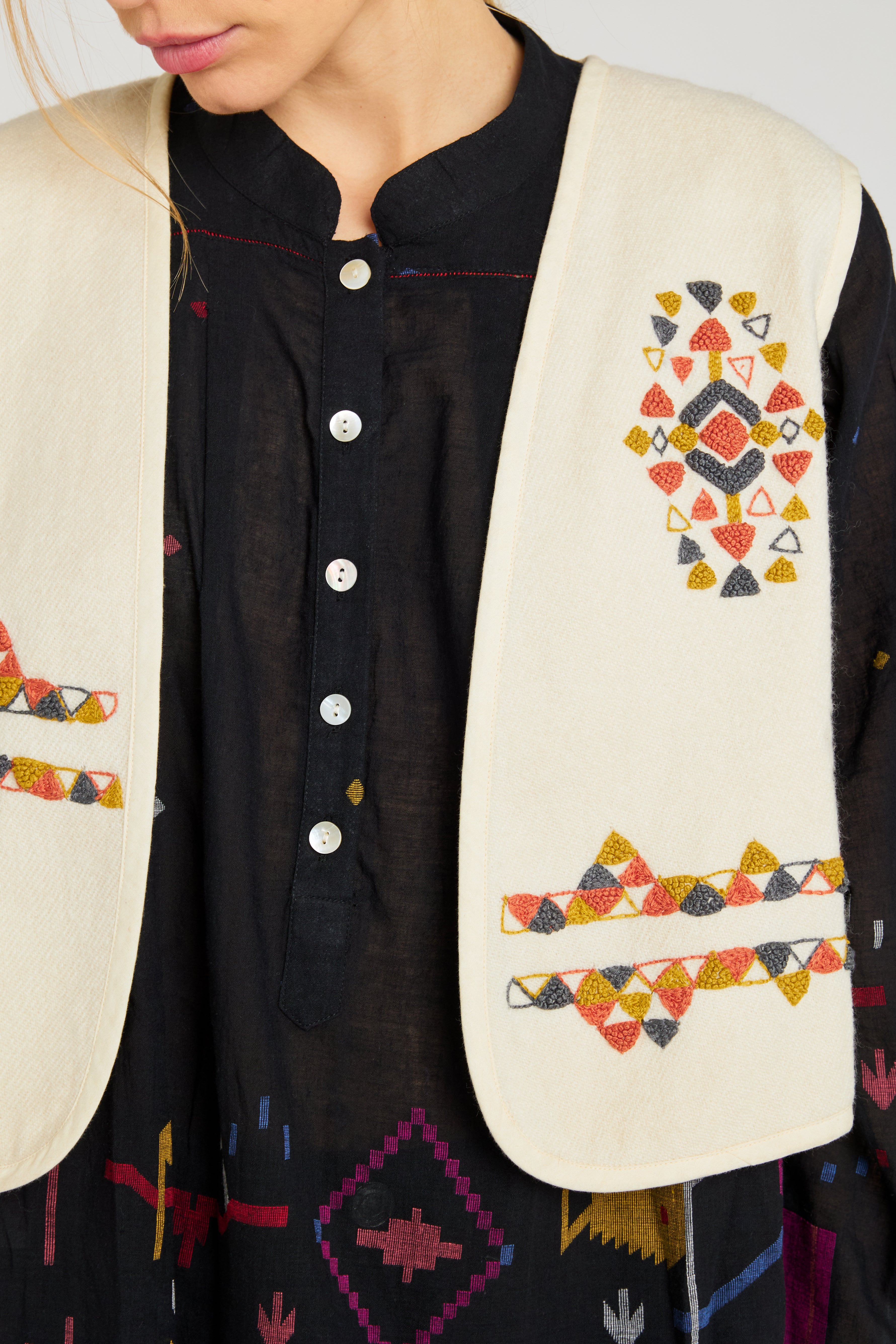 Boléro blanc en laine brodé PLAYFUL