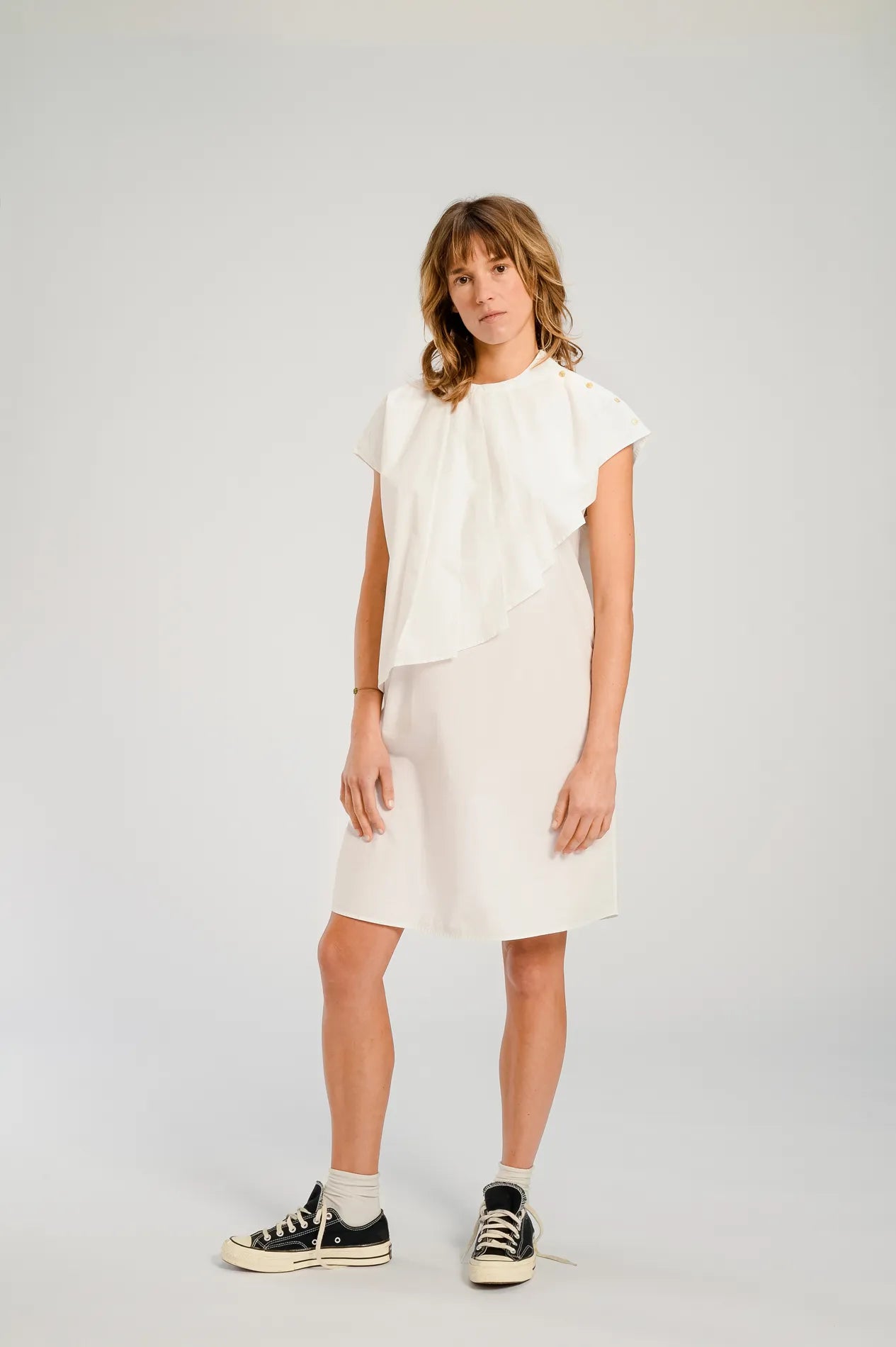 converses blanches robe v de vinster