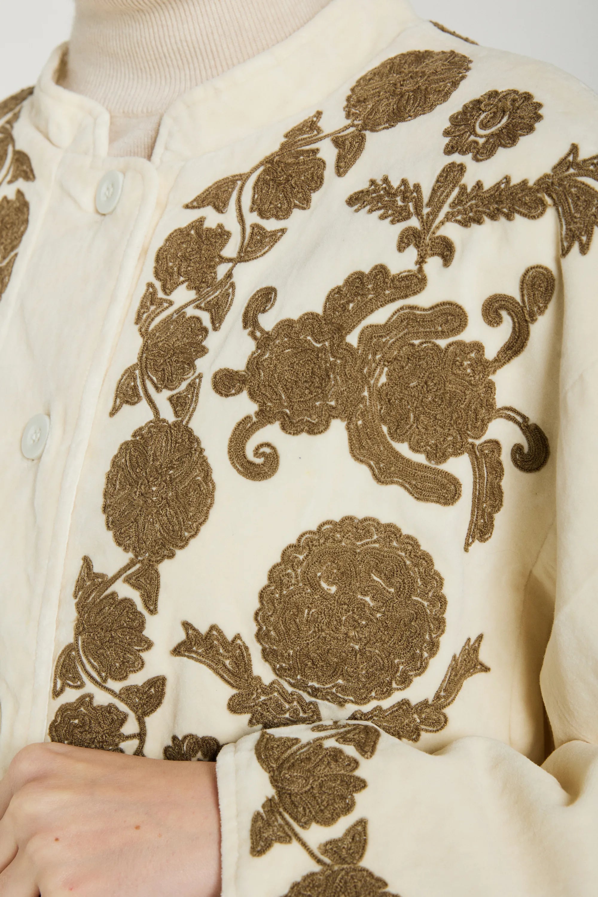 velours brodé creme  v de vinster veste 
