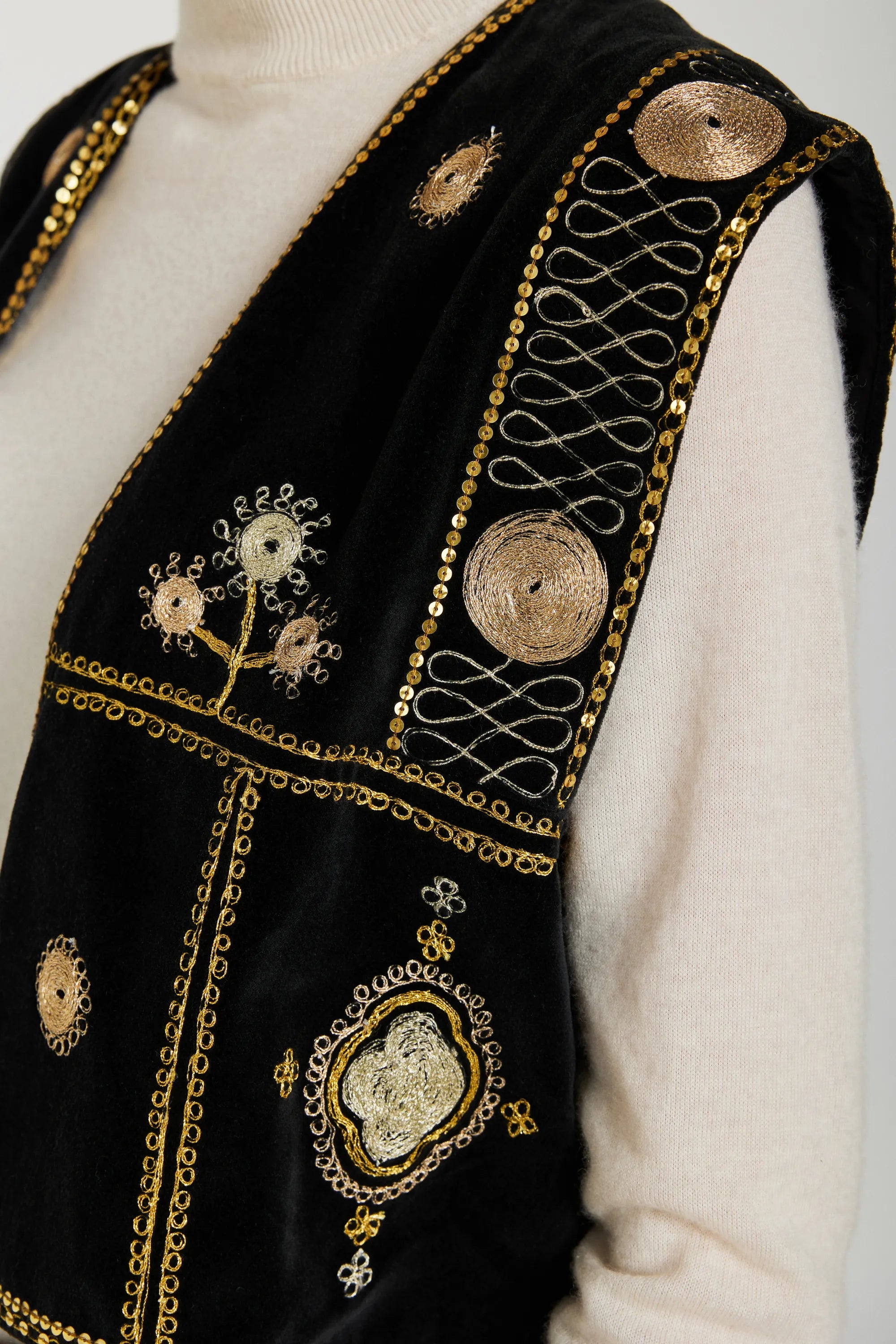 v de vinster bolero noir brodé 