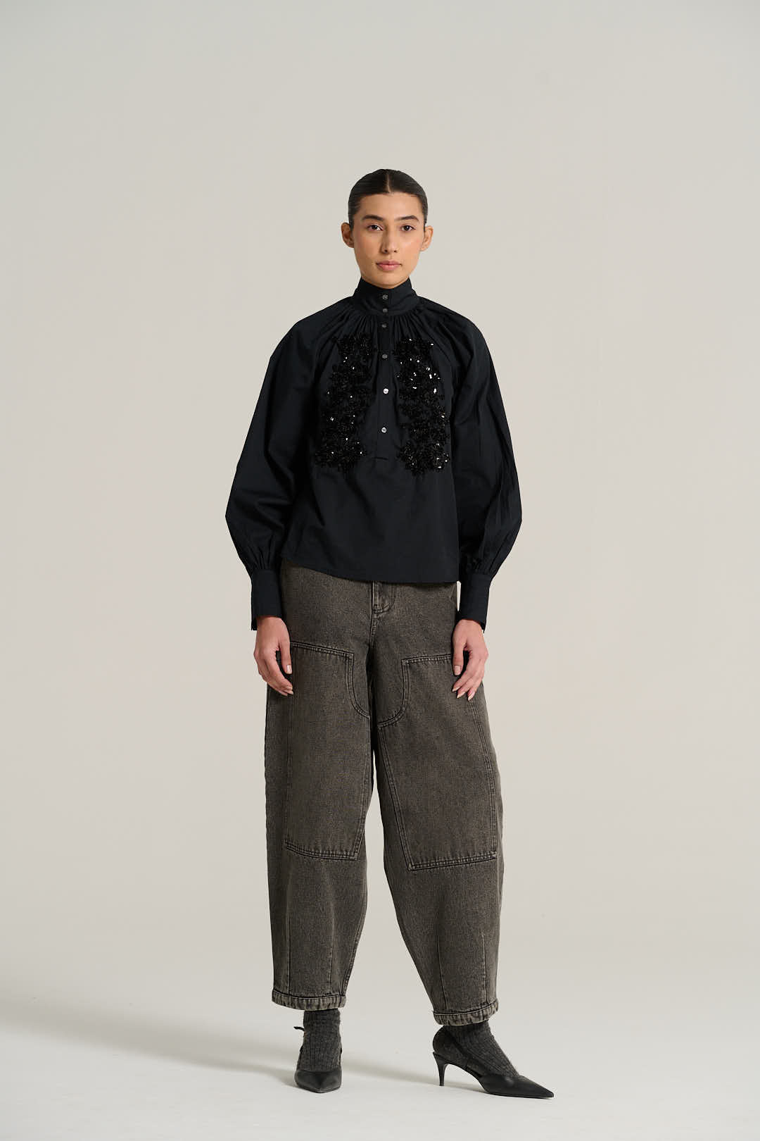 Blouse brodée noire EMILE