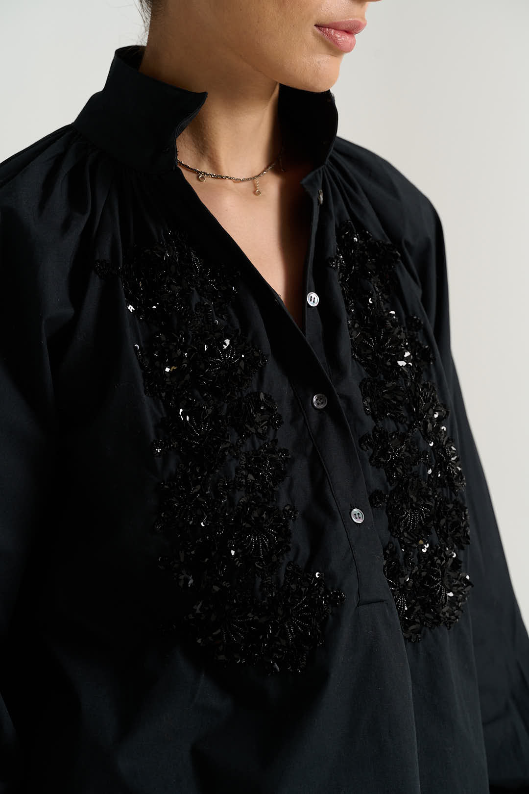 Blouse brodée noire EMILE