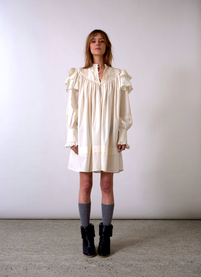 Robe courte à volants Chloé