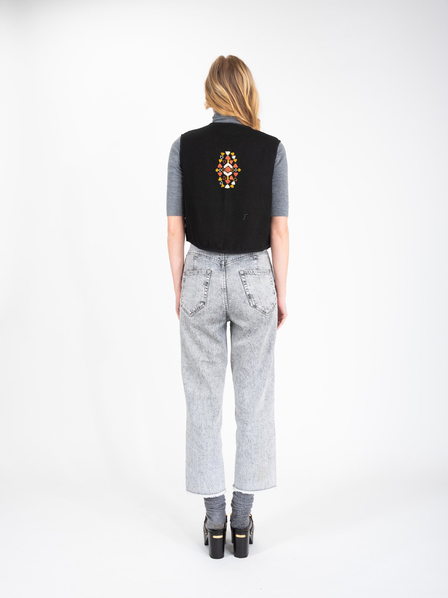 Boléro en laine noire brodé PLAYFUL