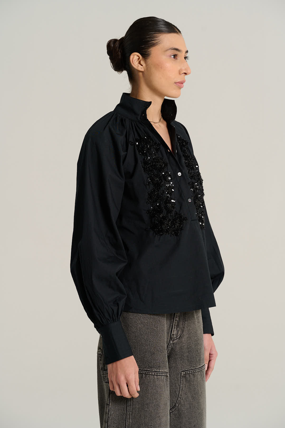 Blouse brodée noire EMILE