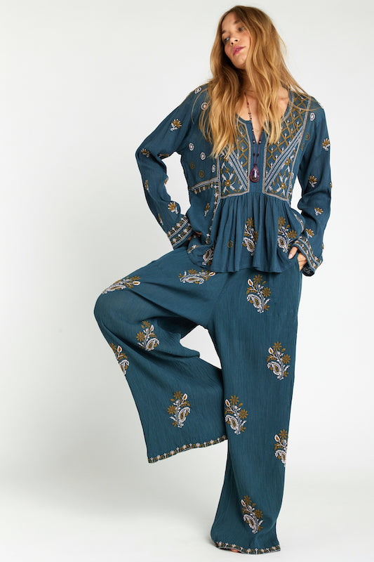 Blouse brodée bleu canard chic Ibiza