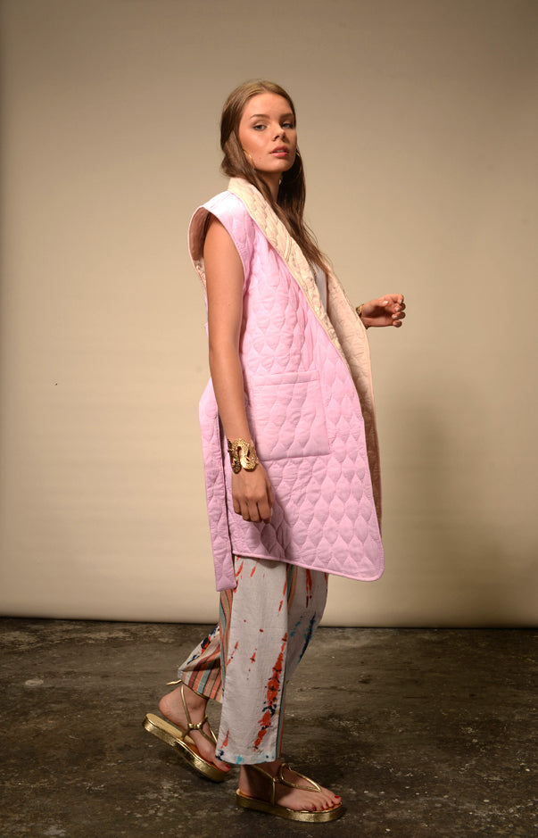 Kimono sans manches matelassé rose Nilai